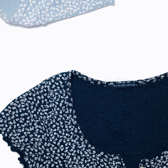 Brandy Melville floral navy top - Picture 3 of 3